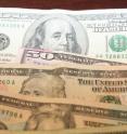 Traces of cocaine exist in up to 90 percent of banknotes in many large US cities, a new study reports.